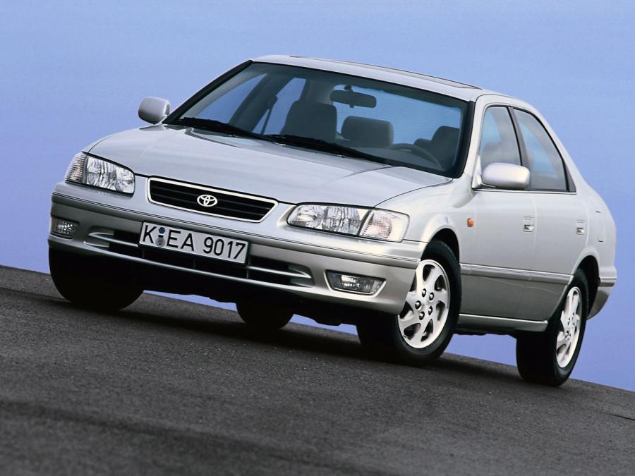  Toyota Camry 1997 года  (фото 5 из 13)